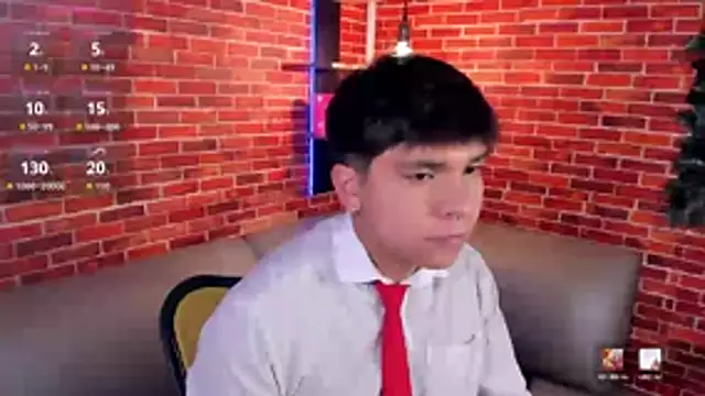 Thiago Kozak online show from April 2026 01:23:01 PM