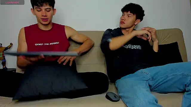 2Amateur Guys online show from December 2025 12:15:01 AM