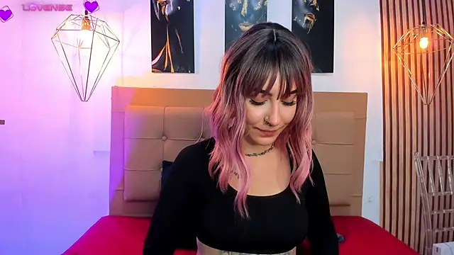 Snapshot of alesziarose chatting on September 2025 08:08:01 PM alesziarose online show from September 2025 08:08:01 PM