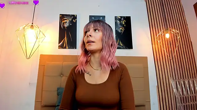 Snapshot of alesziarose chatting on September 2025 08:00:02 PM alesziarose online show from September 2025 08:00:02 PM