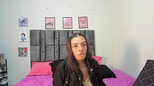Snapshot of Esmeraldaa- chatting on June 2026 06:16:02 AM Esmeraldaa- online show from June 2026 06:16:02 AM