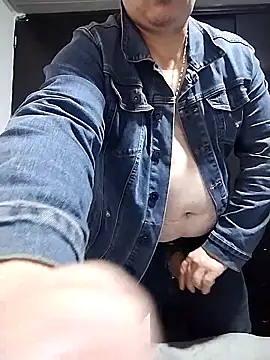 BigCristh79 online show from April 2026 02:06:02 PM