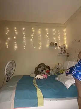 effie castroo online show from October 2025 03:07:02 AM