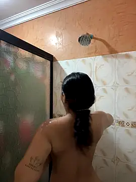 effie castroo online show from October 2025 04:46:01 PM