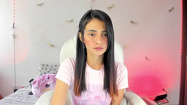 Snapshot of princessluna_19 chatting on October 2025 07:25:02 PM princessluna 19 online show from October 2025 07:25:02 PM