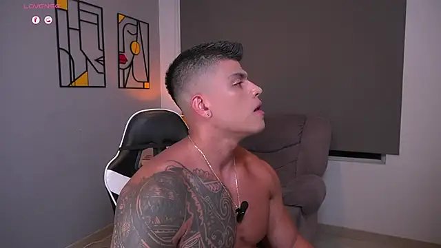 tyler muscle1 online show from April 2026 02:01:01 AM