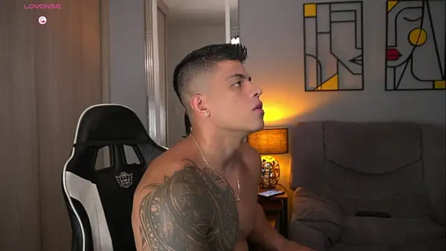 tyler muscle1 online show from April 2026 04:37:01 PM