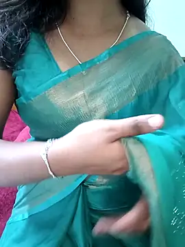 Snapshot of Laxmipriyatamil chatting on May 2026 06:24:01 PM Laxmipriyatamil online show from May 2026 06:24:01 PM