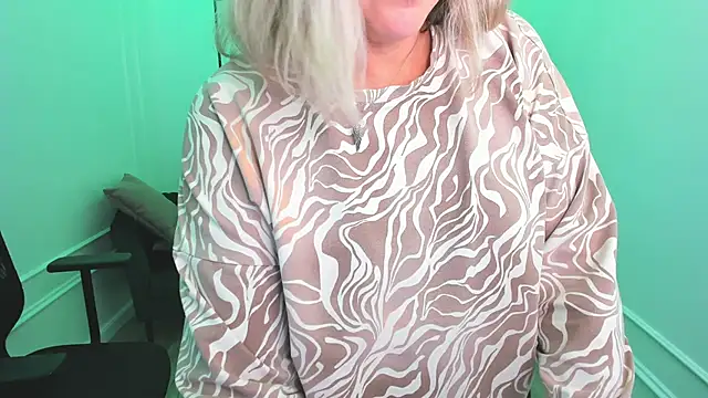 Snapshot of NinaStarle chatting on September 2025 04:23:01 AM NinaStarle online show from September 2025 04:23:01 AM