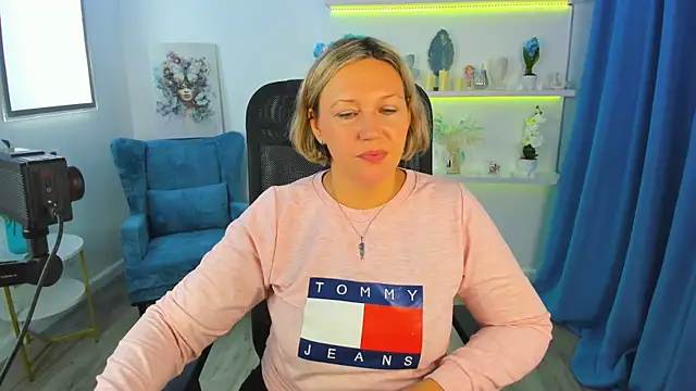 NinaStarle online show from October 2025 04:44:02 AM