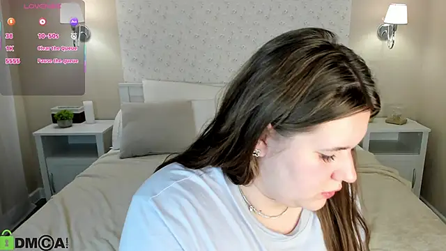 Chloee White online show from October 2025 06:45:02 AM