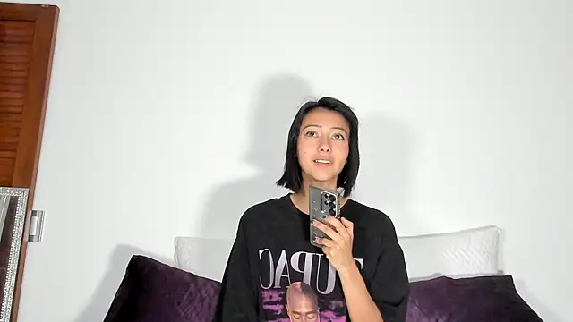 Snapshot of Londonttipton chatting on May 2026 12:44:02 PM Londonttipton online show from May 2026 12:44:02 PM