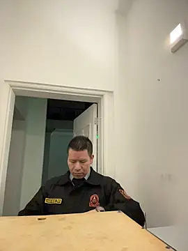 Manu0586 online show from November 2025 12:32:02 AM