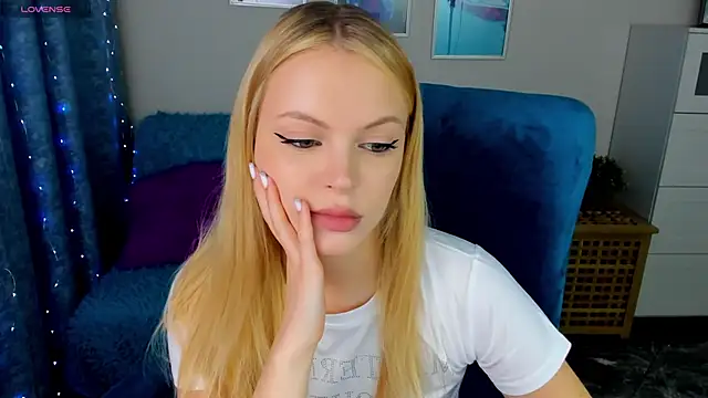 KatherineePierce online show from November 2025 01:04:01 PM