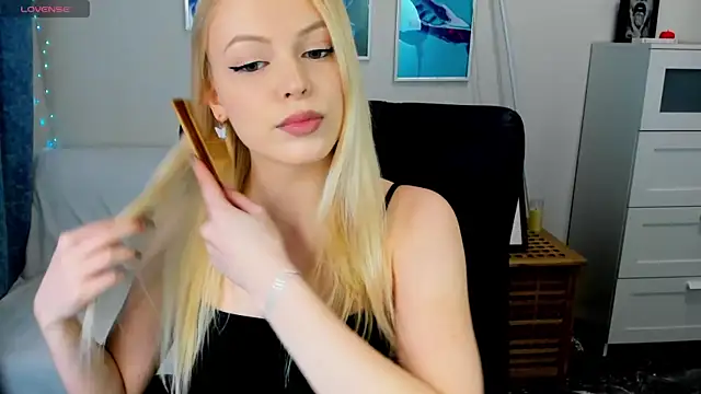 KatherineePierce online show from April 2026 06:21:01 PM