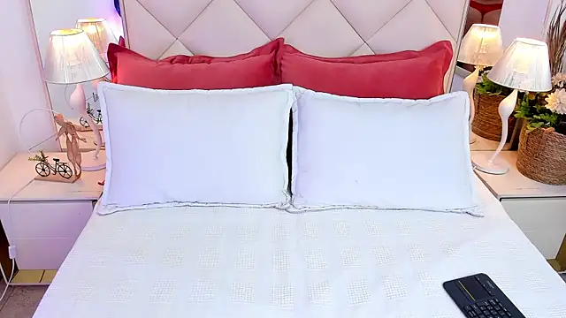 LilBoonew online show from October 2025 12:02:02 PM