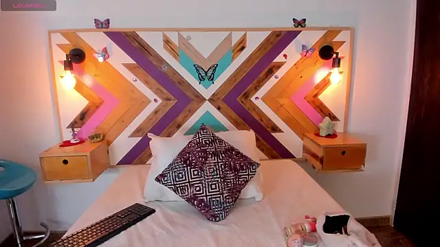 Snapshot of ZairaVanCleef chatting on September 2025 02:21:01 PM ZairaVanCleef online show from September 2025 02:21:01 PM