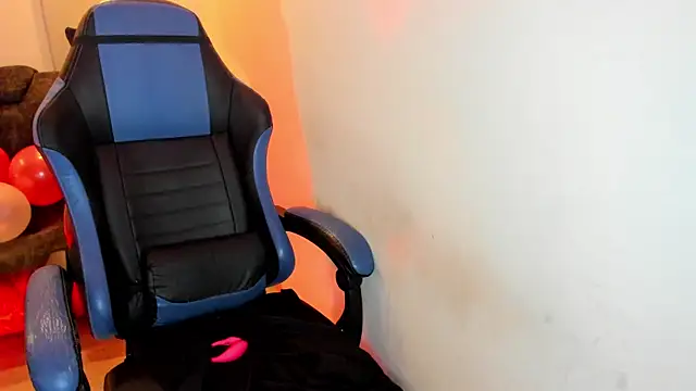 Scarbadgirl  online show from February 2026 07:51:01 AM