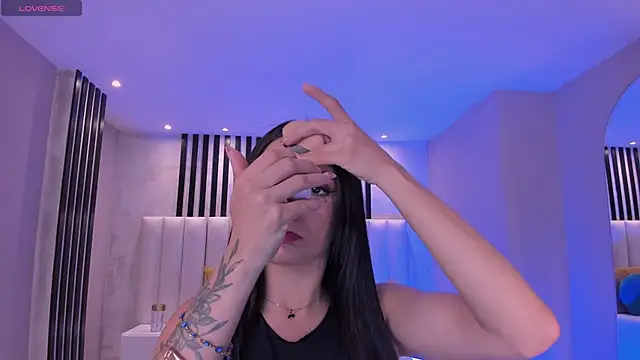 IsabellaMoreau online show from October 2025 07:26:02 PM