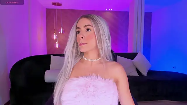 IsabellaMoreau online show from April 2026 08:09:02 PM