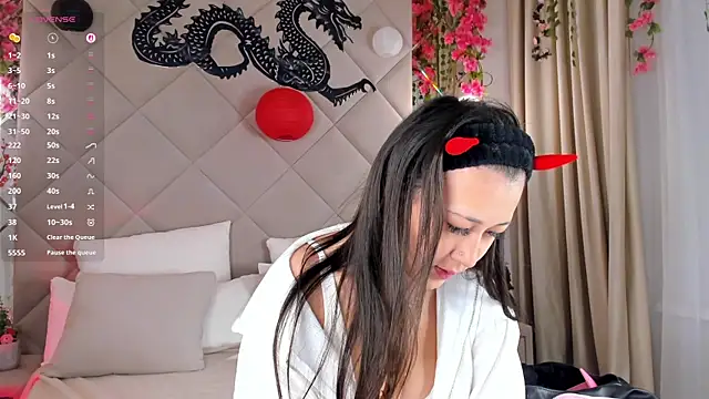 Nelly Kimm online show from November 2025 01:48:02 AM