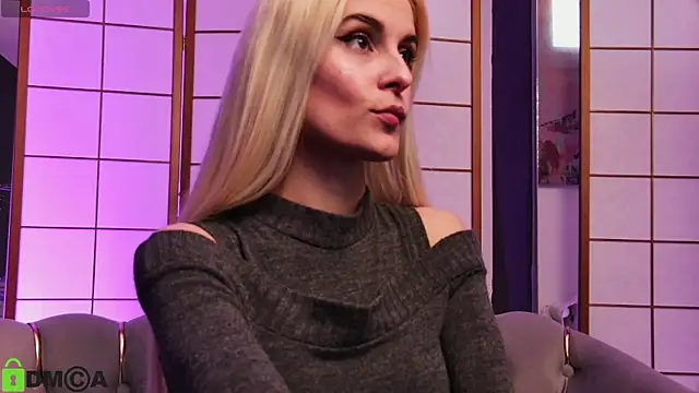 SelenaDaze online show from April 2026 10:51:01 AM