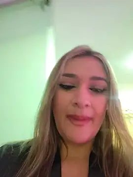 NicoleDiior online show from May 2026 03:07:01 PM