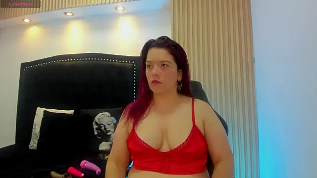 Snapshot of VeronicaBlake chatting on May 2026 01:16:01 PM VeronicaBlake online show from May 2026 01:16:01 PM
