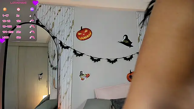 MissVioleet  online show from October 2025 05:02:02 PM