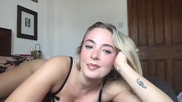 rosiegirl33 online show from May 2026 02:24:02 PM