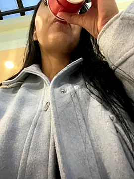 oh nina online show from October 2025 10:45:02 PM