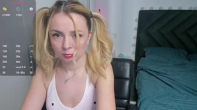 Snapshot of LovelyAria_ chatting on September 2025 07:27:02 PM LovelyAria online show from September 2025 07:27:02 PM