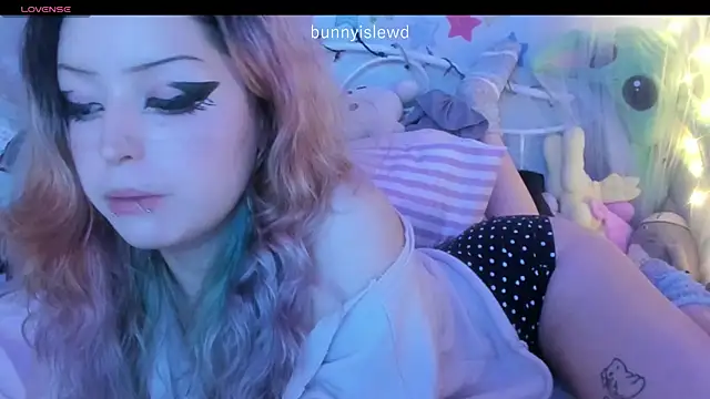 Snapshot of bunnyislewd chatting on April 2026 04:06:01 AM bunnyislewd online show from April 2026 04:06:01 AM