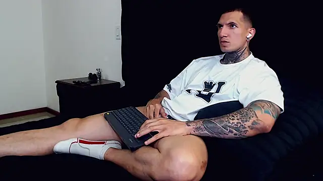 Shane Clay online show from October 2025 09:23:01 PM