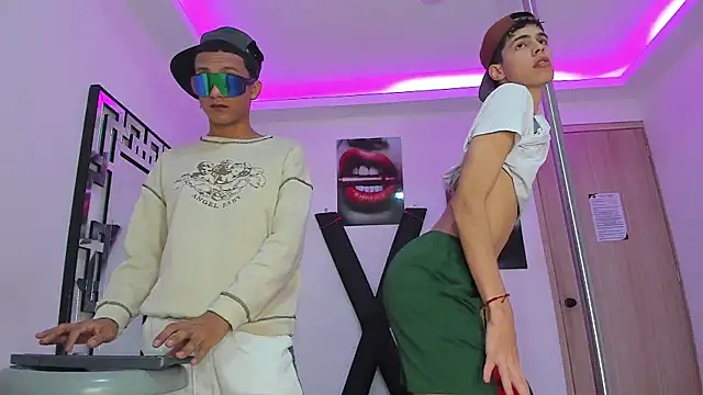 TWINKS FRIENDS online show from October 2025 07:08:02 AM