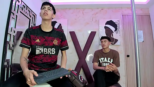 TWINKS FRIENDS online show from February 2026 01:21:02 PM