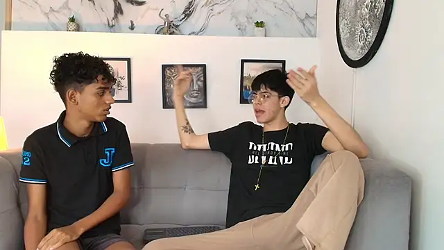 TWINKS FRIENDS online show from April 2026 01:37:01 PM