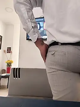 Hiroshi Shen online show from April 2026 12:37:01 PM