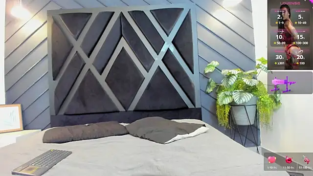 zoe martins  online show from October 2025 07:12:02 PM