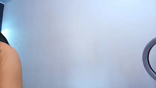 zoe martins  online show from February 2026 05:21:01 PM