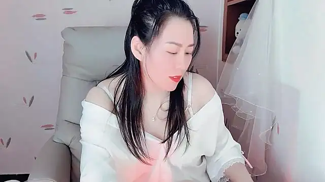 Snapshot of Eve5215 chatting on March 2026 03:41:01 PM Eve5215 online show from March 2026 03:41:01 PM