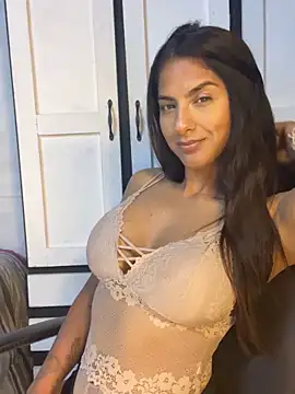 chicachocolate01 online show from October 2025 07:34:02 PM