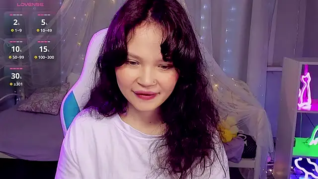 EmilyChaves online show from April 2026 06:14:01 AM