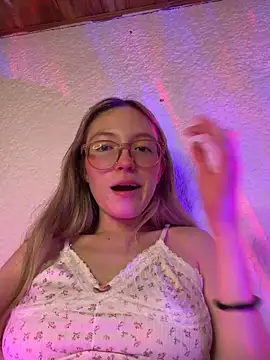 ReenKitty online show from March 2026 08:26:33 AM