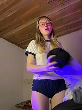 Snapshot of ReenKitty chatting on May 2026 05:02:02 AM ReenKitty online show from May 2026 05:02:02 AM