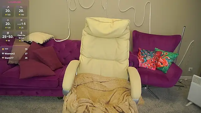 Snapshot of BellaLaPetit chatting on October 2025 02:25:02 AM BellaLaPetit online show from October 2025 02:25:02 AM