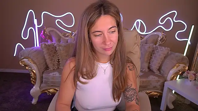 Snapshot of KateShanny chatting on October 2025 06:12:01 AM KateShanny online show from October 2025 06:12:01 AM