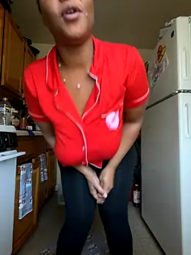 yummy0322 online show from November 2025 01:33:02 PM