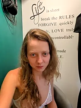 Snapshot of Eveline_Beauty_Kitty chatting on July 2026 07:50:01 PM Eveline Beauty Kitty online show from July 2026 07:50:01 PM