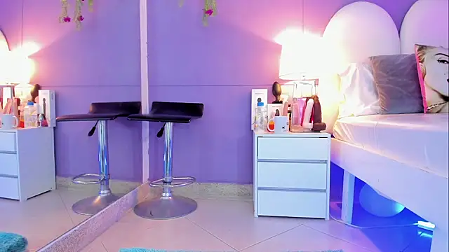 my aleja  online show from November 2025 12:38:02 PM